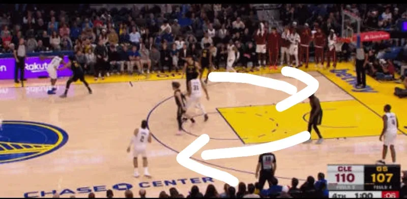 最后漏斯特鲁斯三分那球，勇士防守沟通不够好要不让桑托斯一对一防到底，要不当波