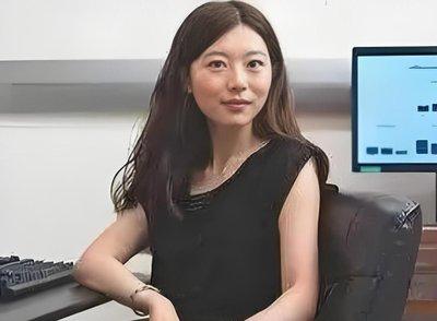 “我宁愿在美国住下水道，洗盘子、翻垃圾！也绝不回中国！”谁能想到，说出这句话的人