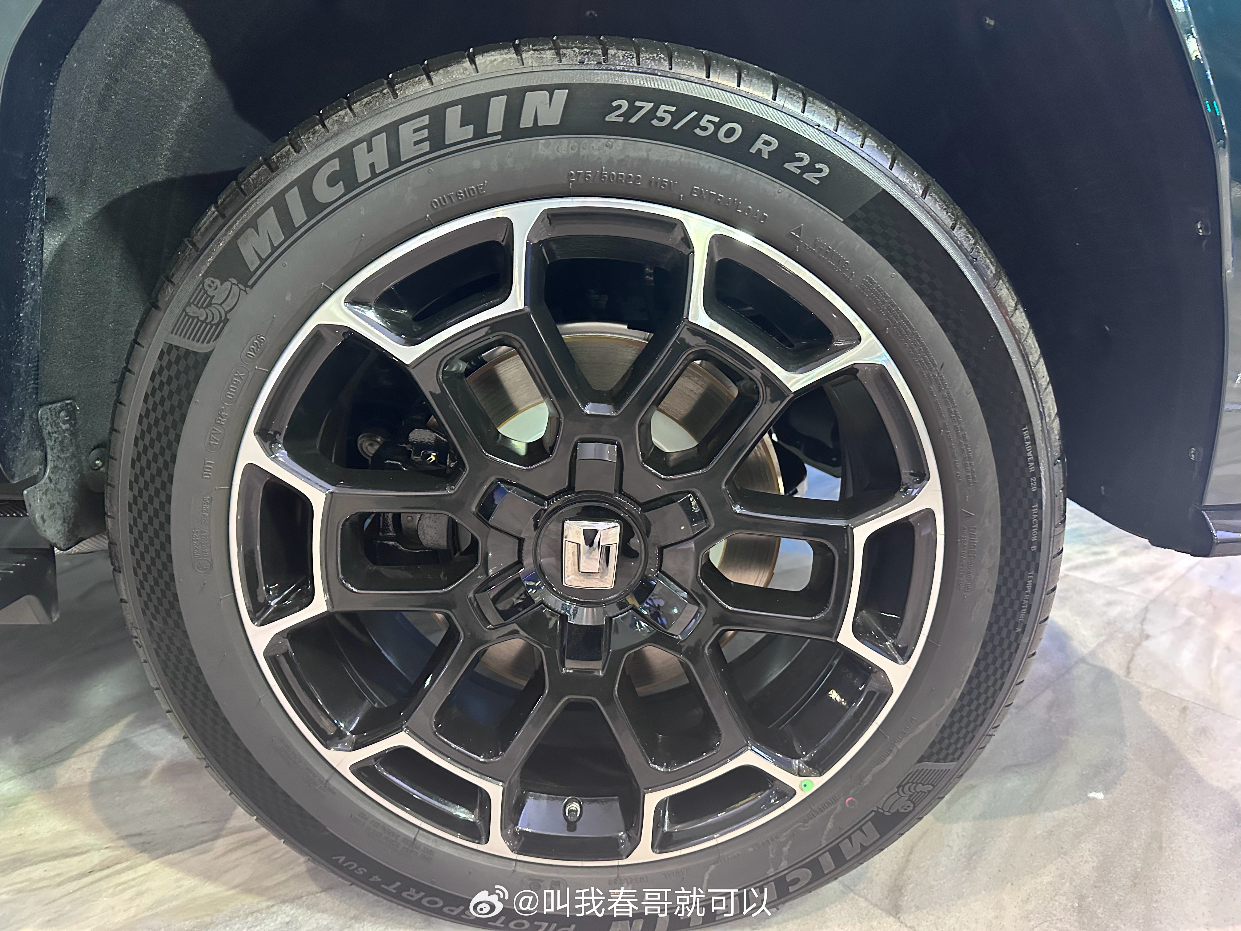 这堪比奔驰大G的造型，听说坦克400Hi4-Z今晚预售价有惊喜！具体会怎样呢？