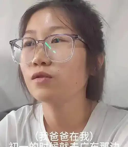 扁担女孩刘燕考了573分，已经过了本科录取线了，真的是可喜可贺！这个女孩独立自