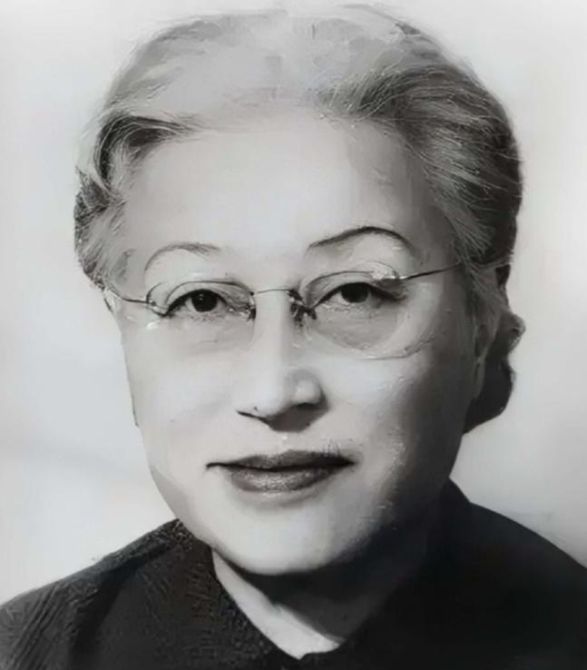 1971年，84岁的蒋介石收到了前妻陈洁如的遗书，书信中寥寥数语，道尽了这个女人