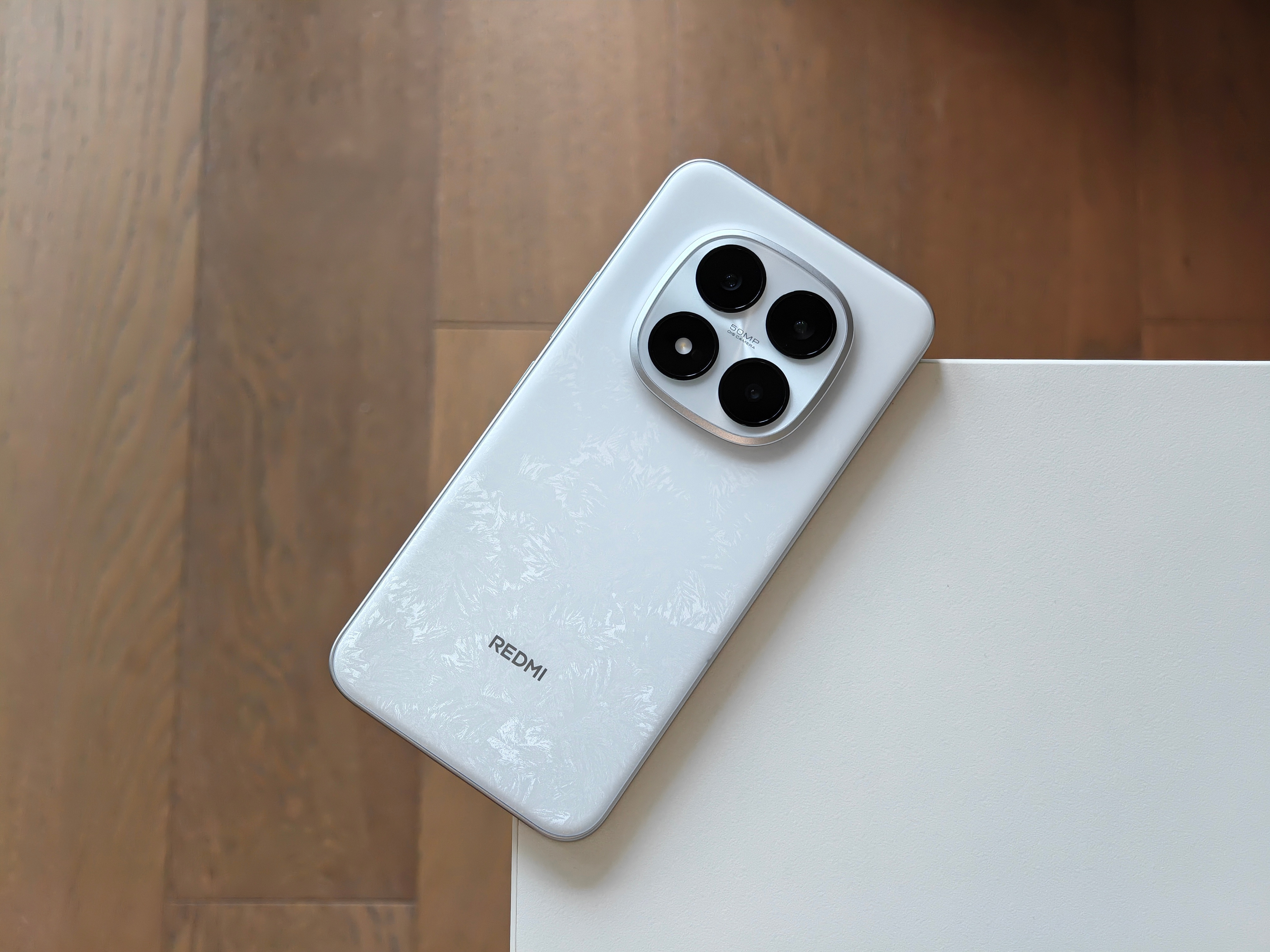收到了REDMINote15Pro+的邀请函，是一把锤子，砸什么好呢？？？