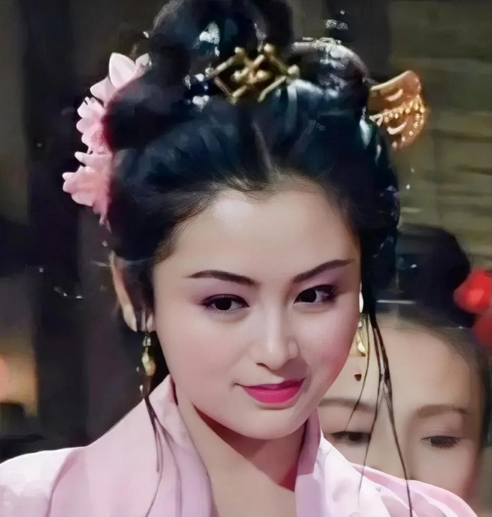 宋朝一个寡妇，让村里的一个男人帮她挑水。太阳落山时，水缸里装满了水。这个人正要回