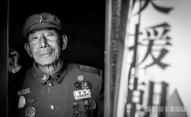 1986年，两名北京记者到四川万县山区走访，盛夏暑气逼人，两人一路口干舌燥，敲开