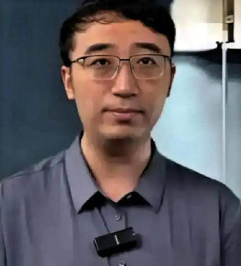 清华北大双料学霸李永乐，在找工作的过程中处处碰壁，外企不要他，500强也不要他