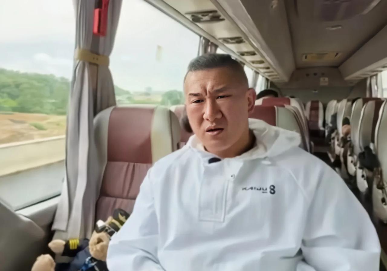 馆长：我来是“血亏”！不但赔了台湾那边店的营业额，来大陆直播还要花那么多钱，这样