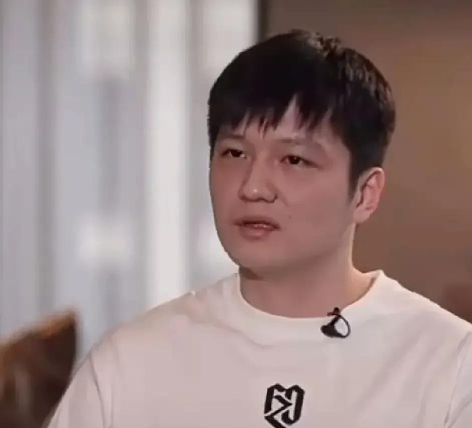樊振东能敞开心扉接受香港凤凰卫视的独家采访，我觉得他大抵是走出那段心理阴影了。