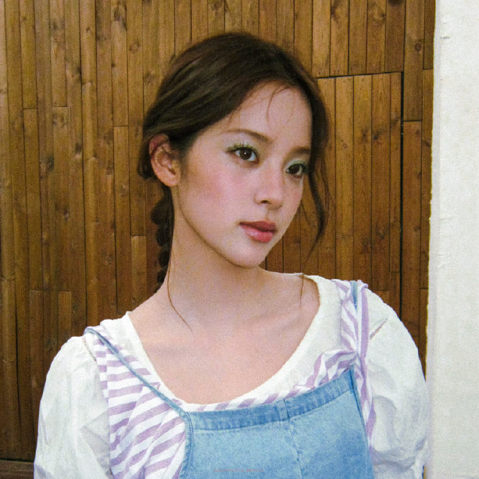 欧阳娜娜最想删掉的梗欧阳娜娜作为00后嘉宾，和papi酱畅聊，说起曾经想删掉的