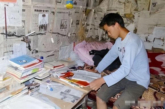 2000年那个下雨的夜晚，欠着200万大笔债务的吕天梅在车库避雨时，碰到了父母双