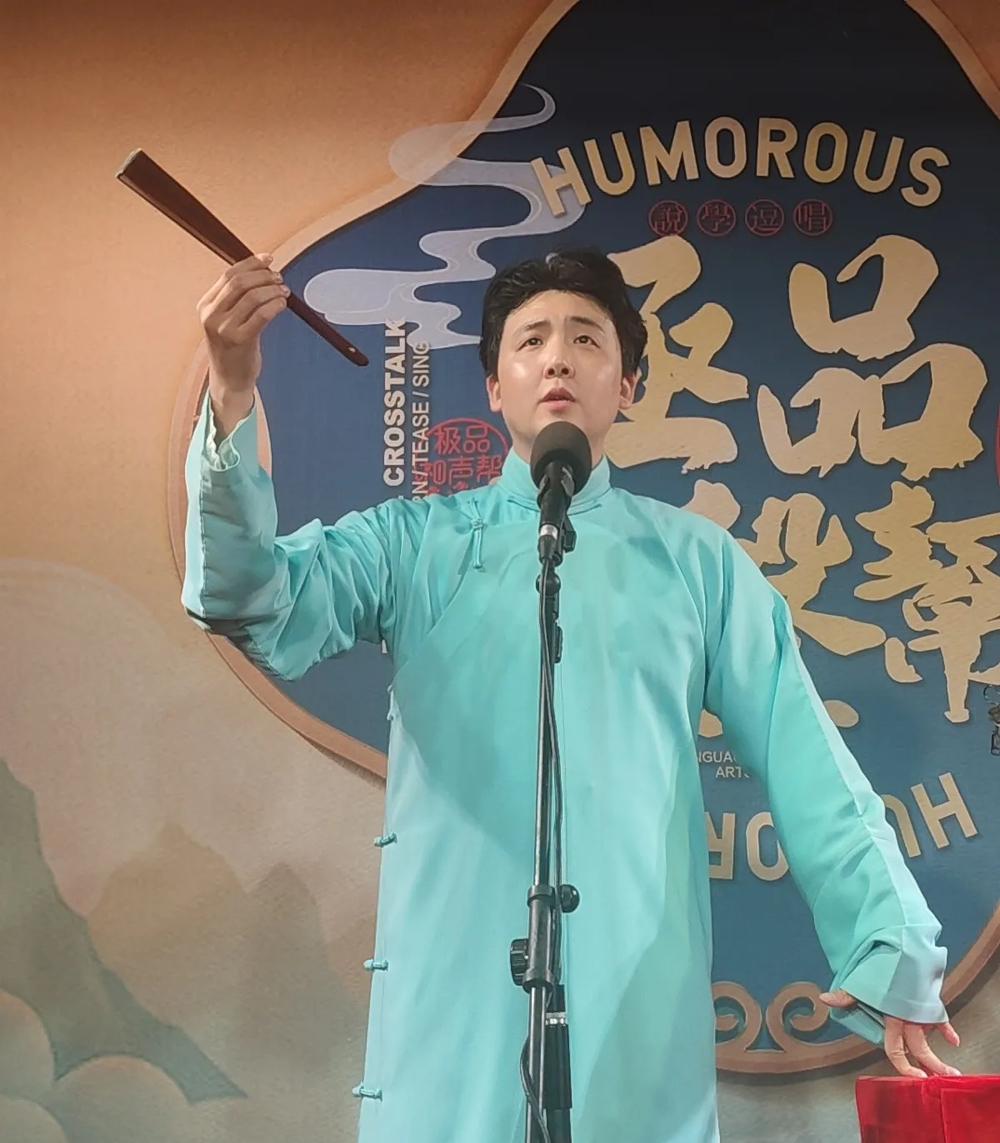 【著名相声大师钱城罕见为曹云金说话，拓宽蹭流量的赛道，对此你怎么看？】近日，有