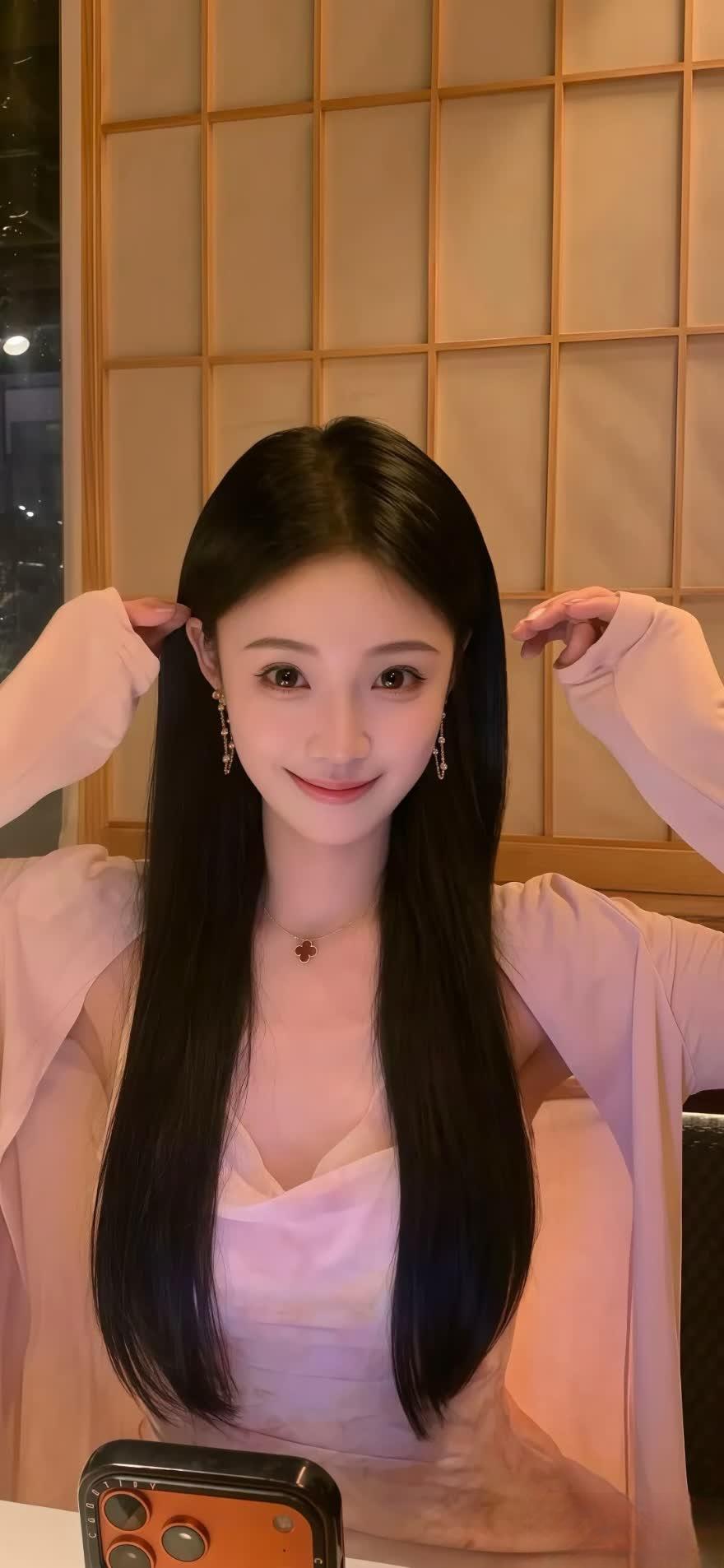 人的一生，在最困难的时候，不是任何人都会帮你，但能帮你的人，一定是希望你好的人。