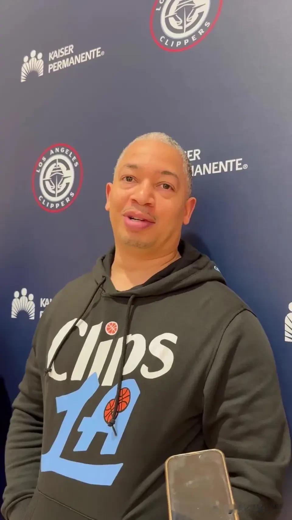 快船取消全队训练是怎么回事？那是因为某些球员的缺席才取消训练的到底是谁缺席就