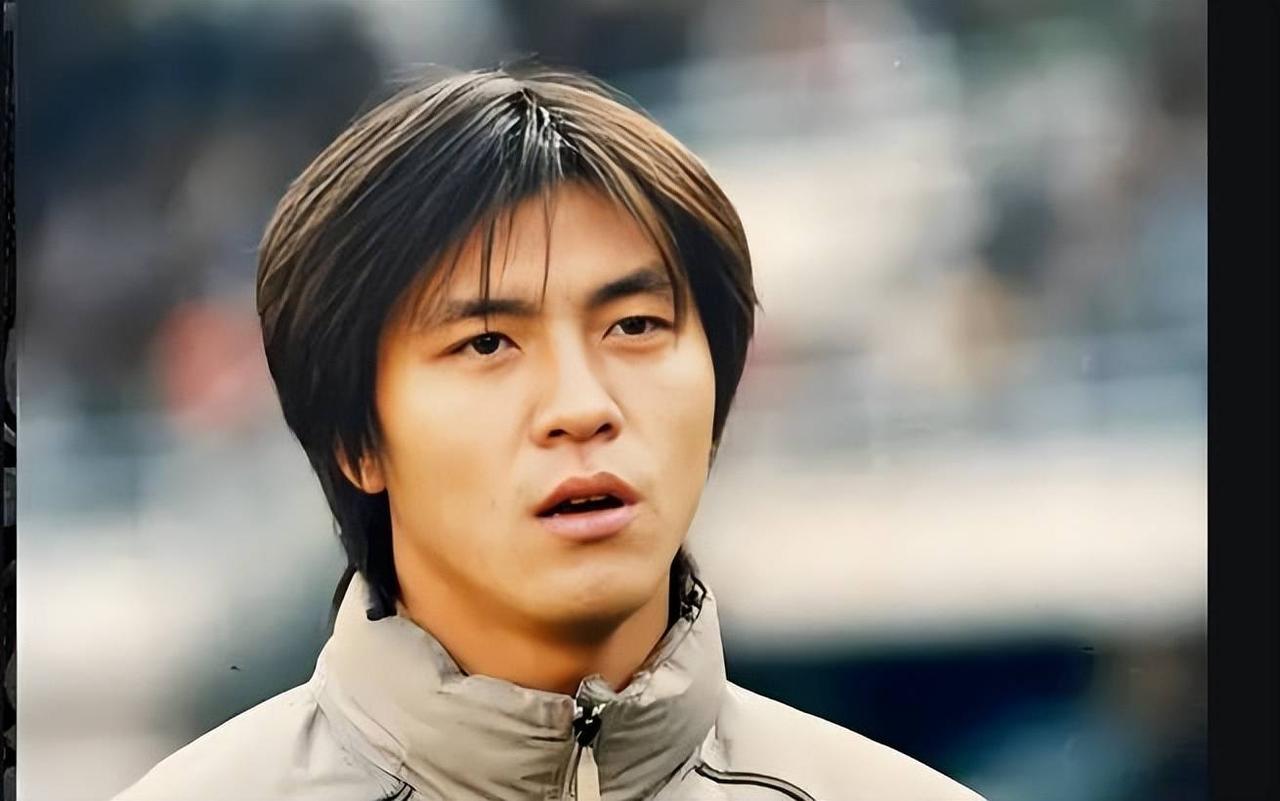 张玉宁：我家住的地方在沈阳，那就算是郊区了，父母都是普普通通的工人，家里的条件一