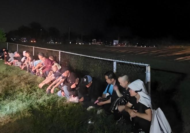 美国打算遣返3.6万中国籍非法移民，中国为何拒绝接收？说白了，这些中国籍的非