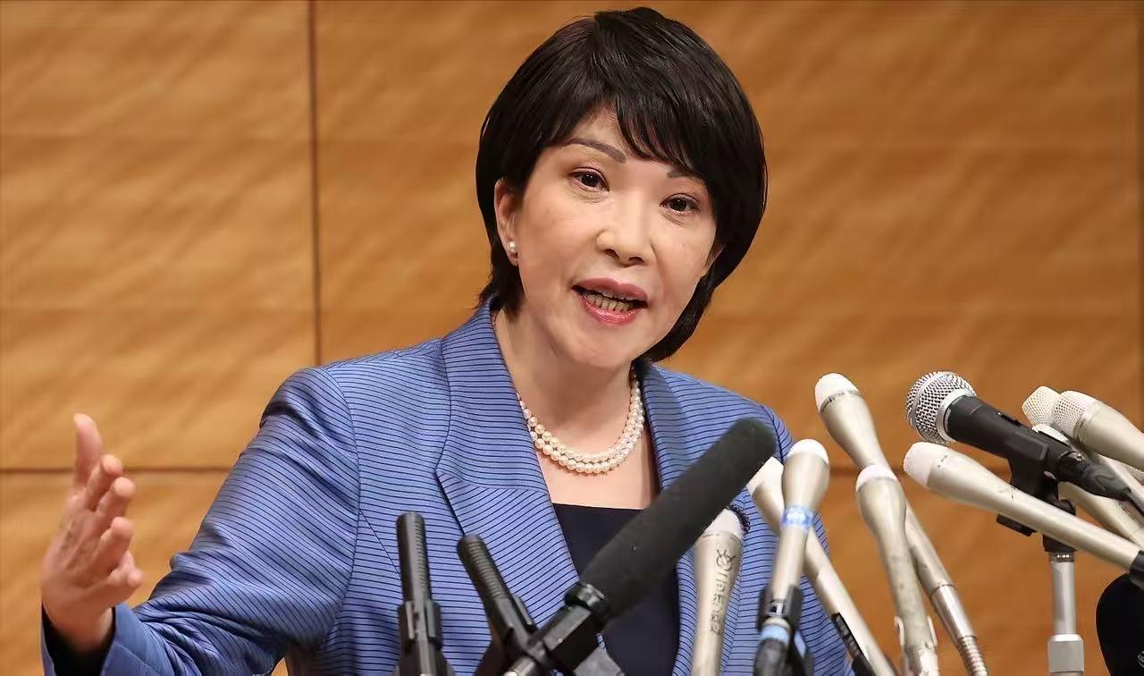 中俄打草惊蛇，9架军机盘旋日本海，韩国紧急避险，高市怕啥来啥中俄9架军机飞临