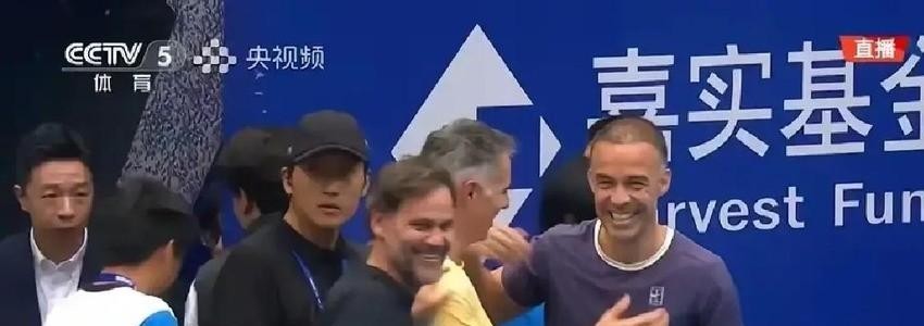 郑钦文排名掉到140位，美网打资格赛，一天600美元的里巴才归队。WTA顶级教练行情价800到120