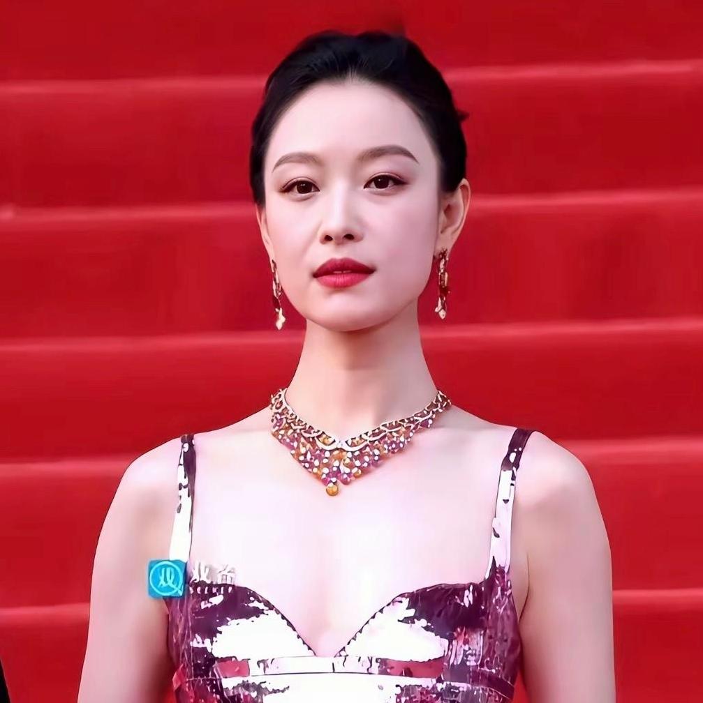 全网都在吐槽倪妮，大家都说她太想不开了！冯绍峰、井柏然都是外形出众的大帅哥，