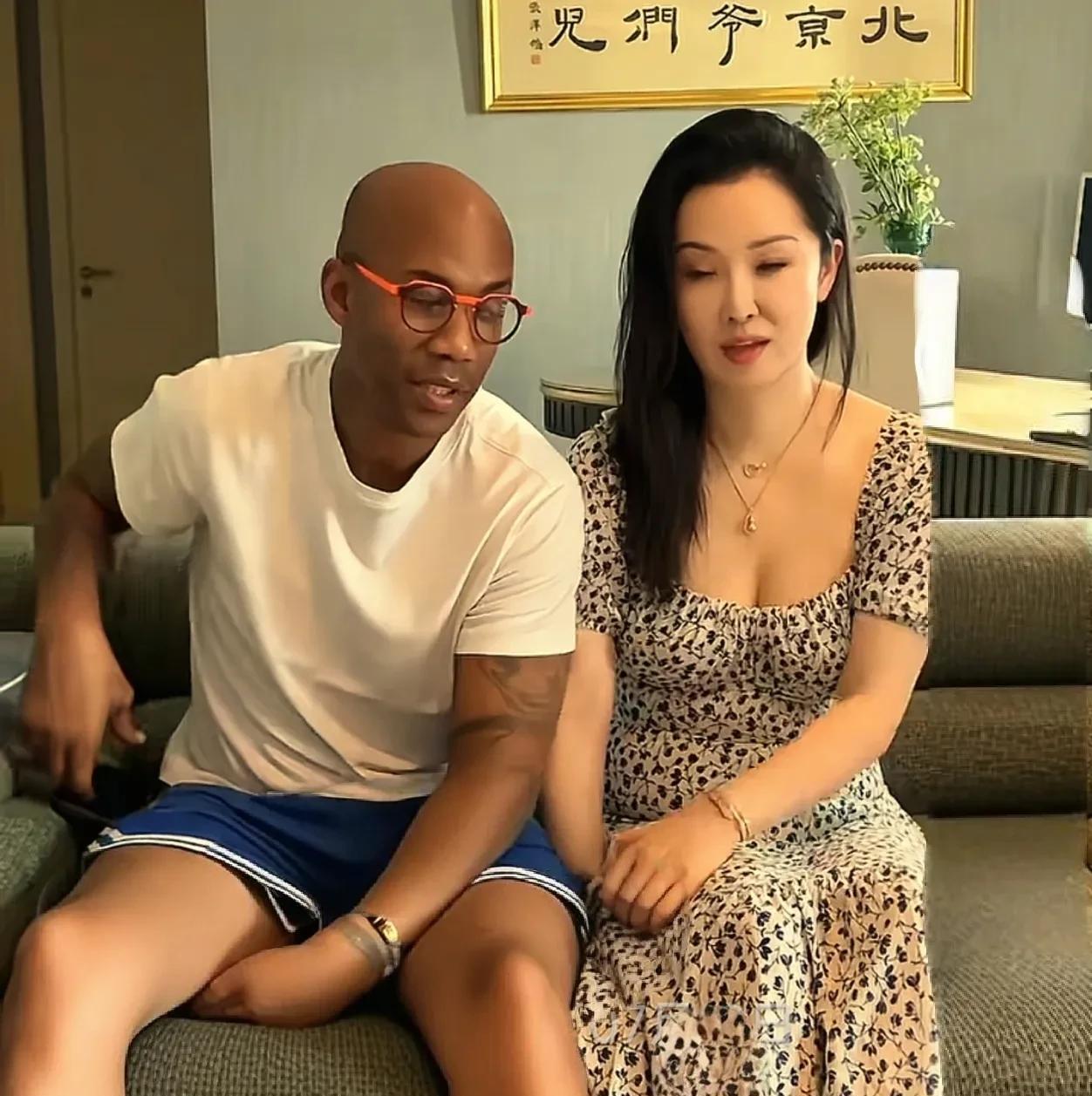 果然有一手！马布里曾经在CBA令人胆寒的一招绝技“马上腿”至今无人不晓。不仅篮