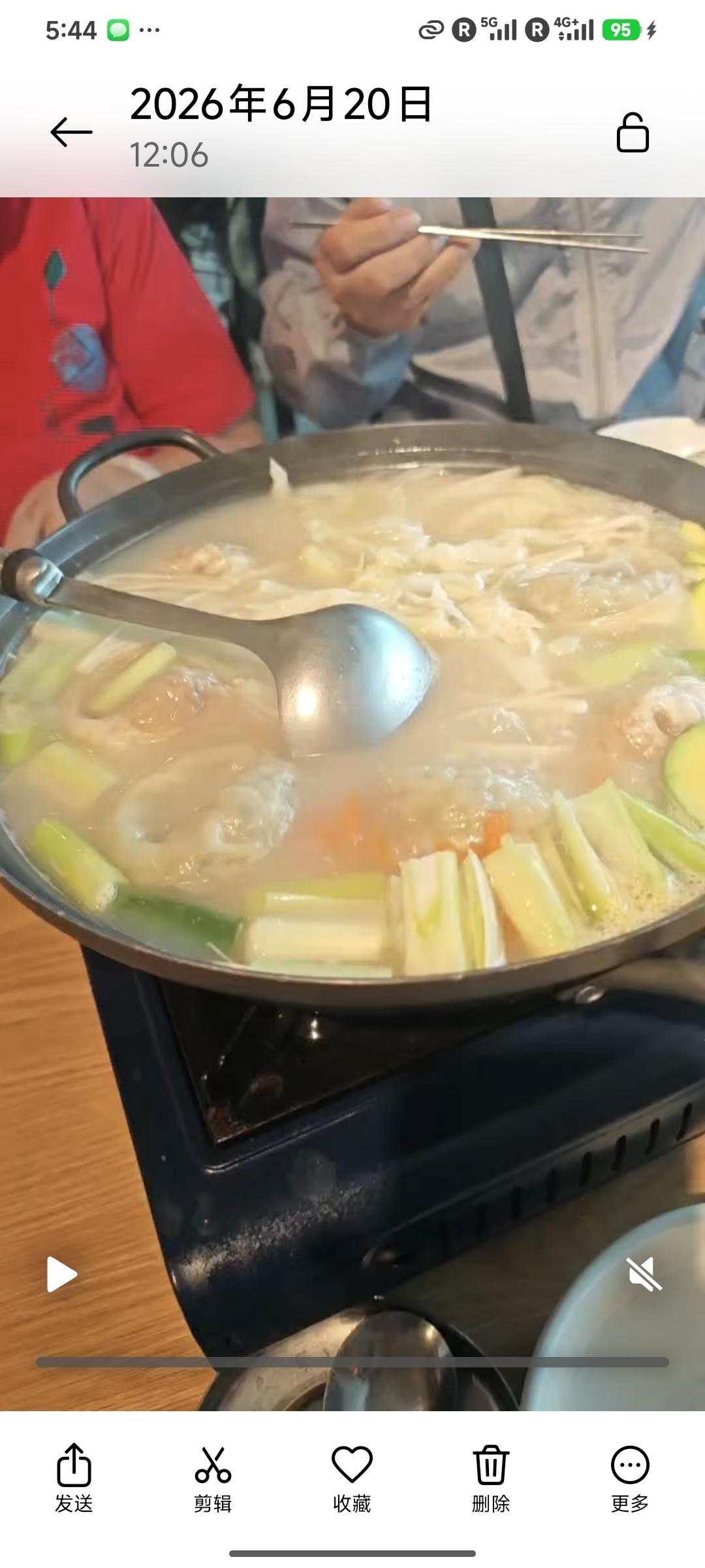 来韩国旅游第二天最深的感悟踏上韩国的第二天，抛开景点打卡，漫步城市街巷，当