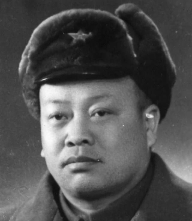 1955年，毛主席手里拿着一份名单，含着眼泪说：“怎么没有他的名字？要是没有他，