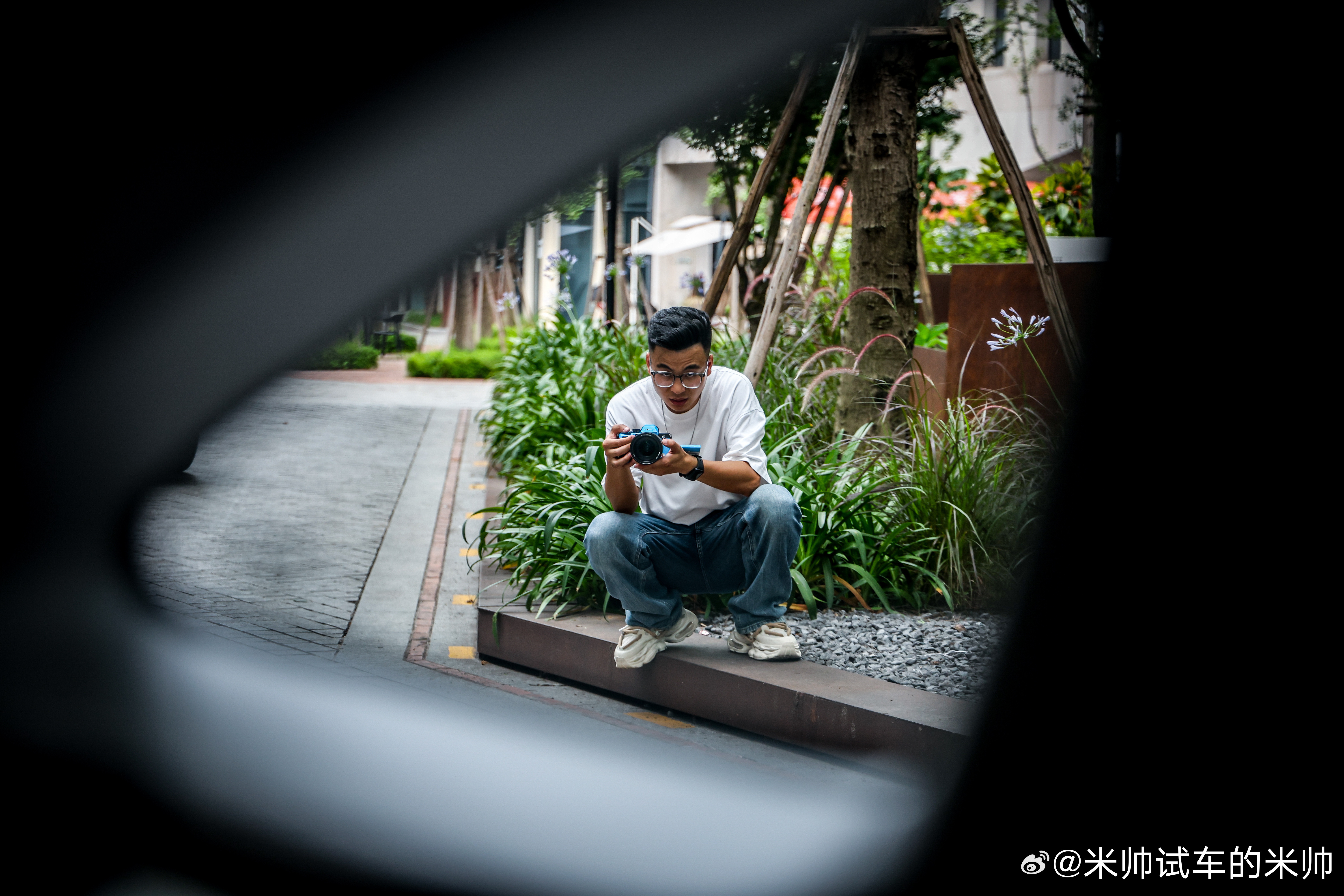 同样的角度，是拍人好看还是拍车好看呢[笑着哭][笑着哭][笑着哭]​​​