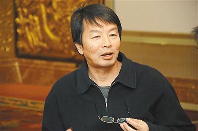 刘震云《一句顶一万句》：‌“我活了七十多岁，当过官，发过财，名利双收，最后