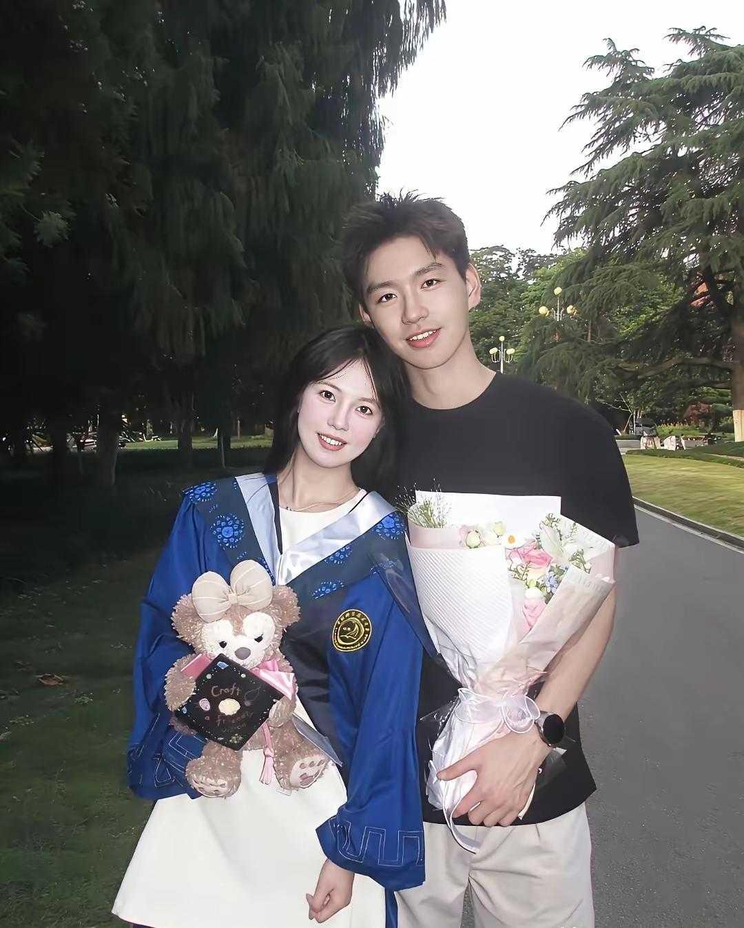 能考上中科大是实力，能在科大风气里交到漂亮女朋友，那才是双倍本事。中科大男女比