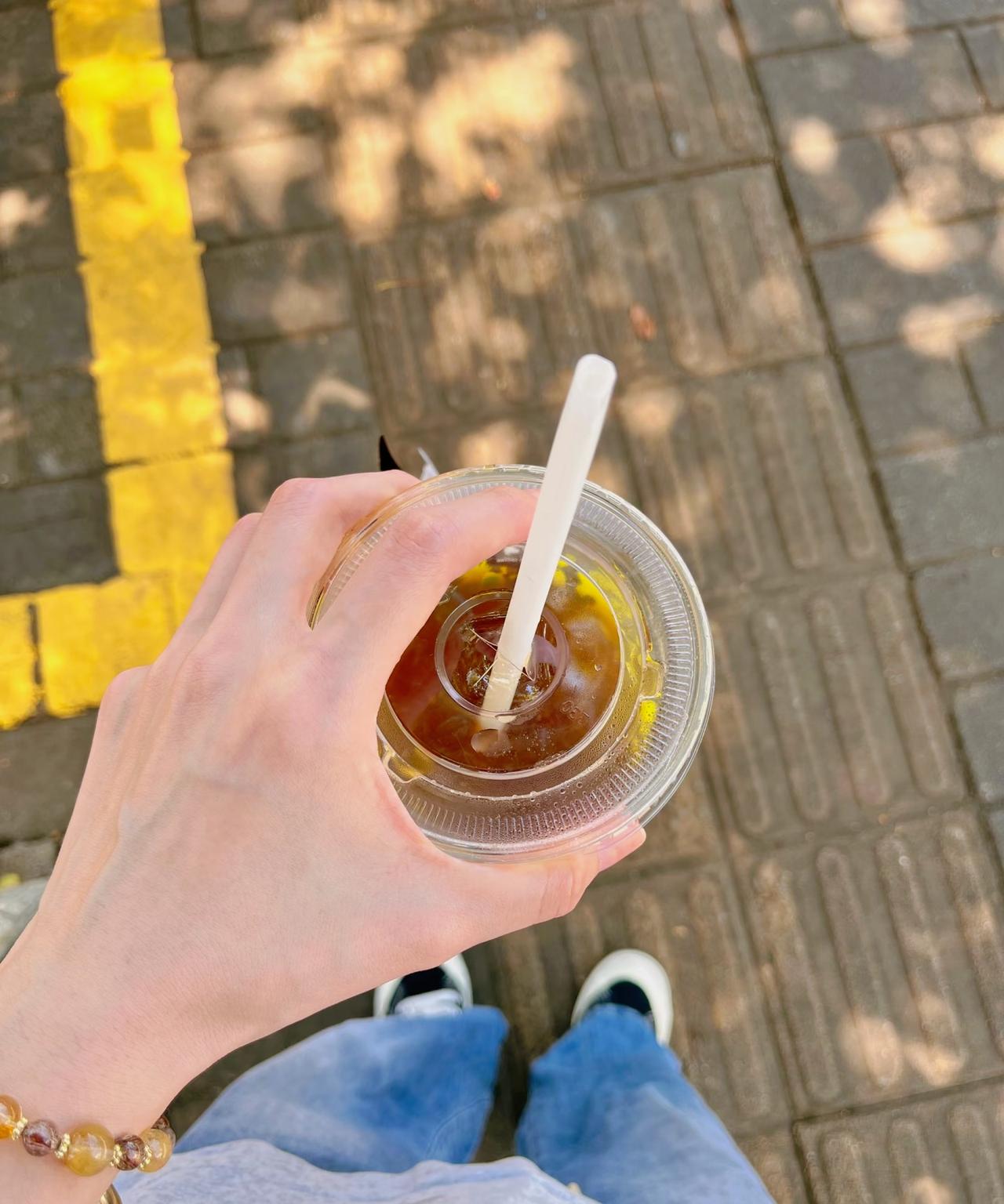 一个特别扎心的话，性学专家李银河说：“没有男人不偷腥，没有女人不怀春；自古英雄多