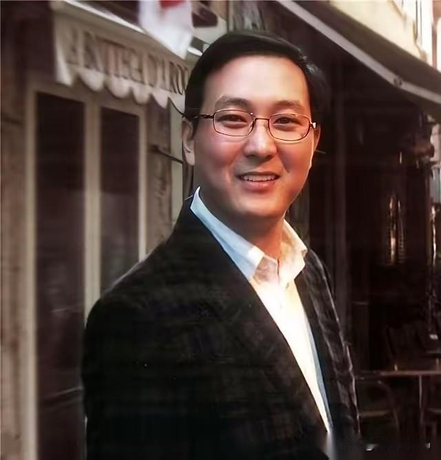 那个让他输得一败涂地的跟头，俗得不能再俗，却又狠得不能再狠——资金链断了。他