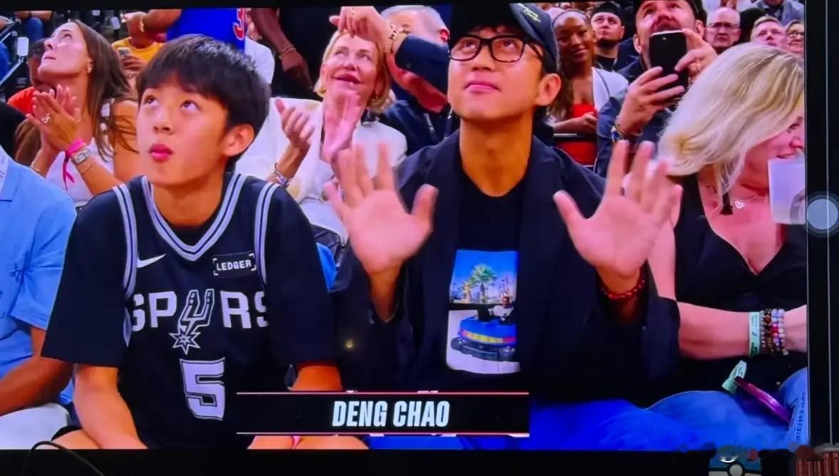 邓超，引发热议。6月14日，47岁的邓超，冲上热搜，让人意外的是，NBA总决