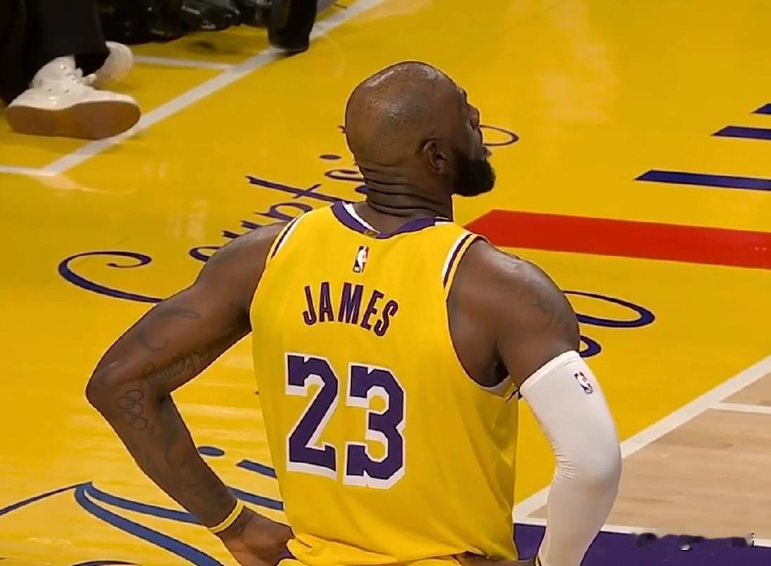 不在状态！大洛佩兹谈詹姆斯：“今天的勒布朗不在最佳状态。”“我非常能够理