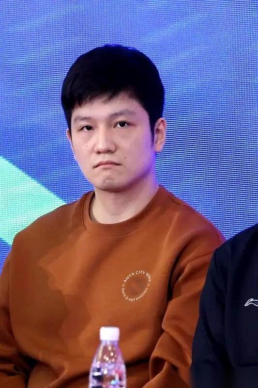 如果樊振东真的回来，最可怕的不是外战，而是他推开国家队训练馆大门的那一刻。王楚