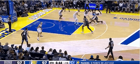 威少罚球线中距离跳投，末节连砍7分，这表现UC直播间球迷们打多少分？