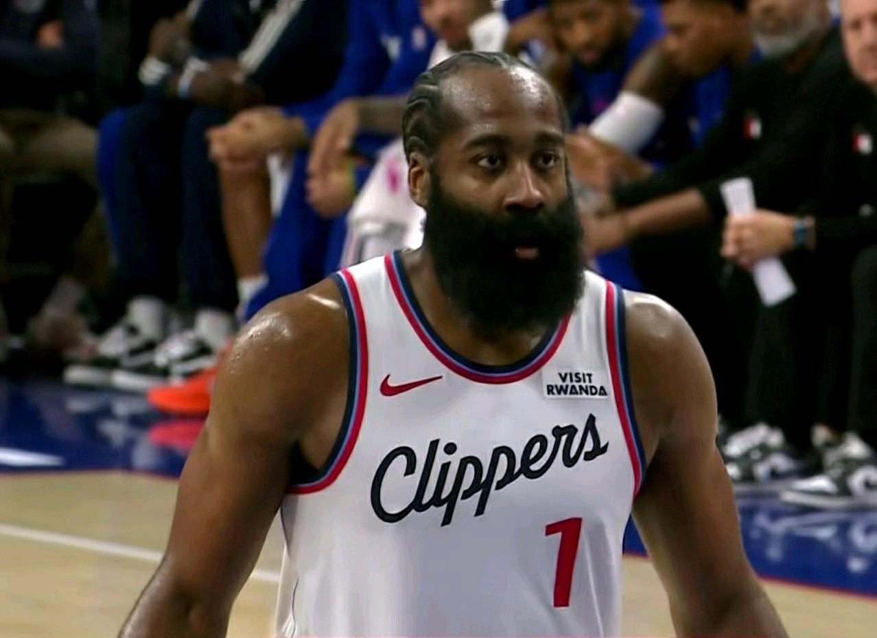 快船被费城耻辱逆转！裁判关键哨倍受质疑，最后时刻到底发生了什么？费城挑战成功