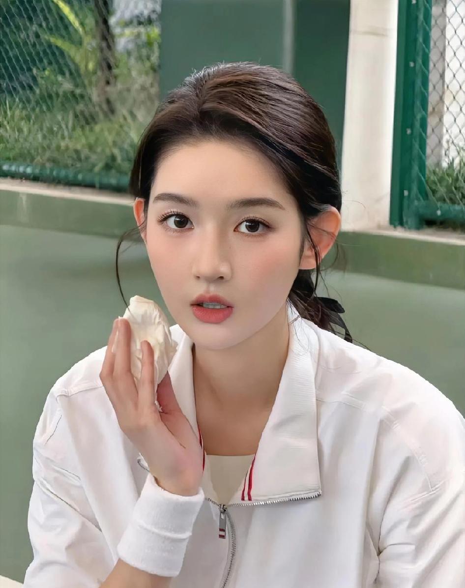 别再猜王玉雯和陈星旭了，人家亲口澄清：2024年才认识。这才是娱乐圈真正可怕的