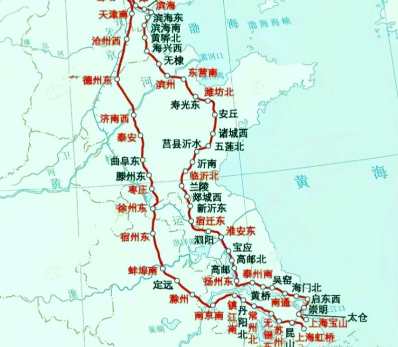 京沪二线的正式名字叫京沪高铁辅助通道，关键词在"辅助"二字。它的本质，是用最低成