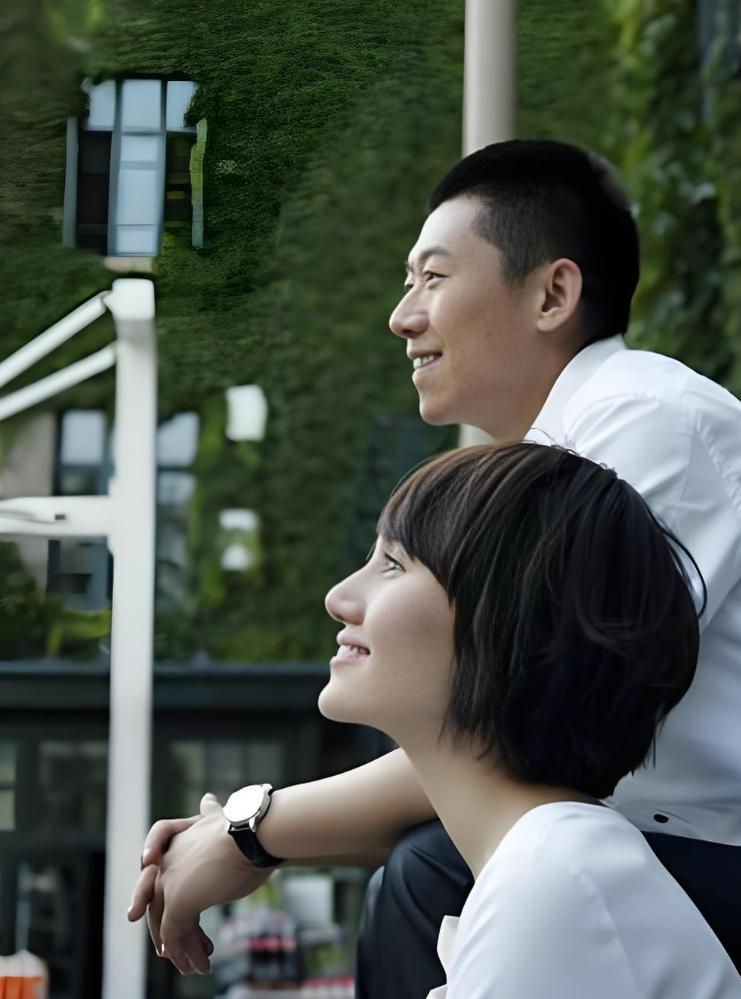 娱乐圈又撒糖啦!袁泉48岁生日时,夏雨发文庆生,字里行间尽显深厚文化积累,这