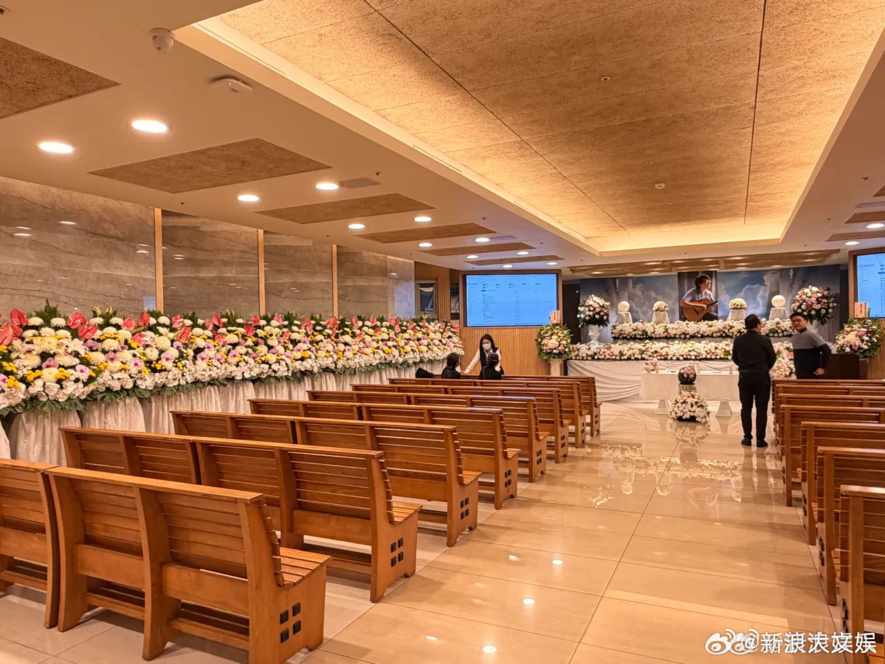 袁惟仁告别式众星送别袁惟仁据台媒，袁惟仁告别式今日在台北市怀爱馆景行楼至忠三厅