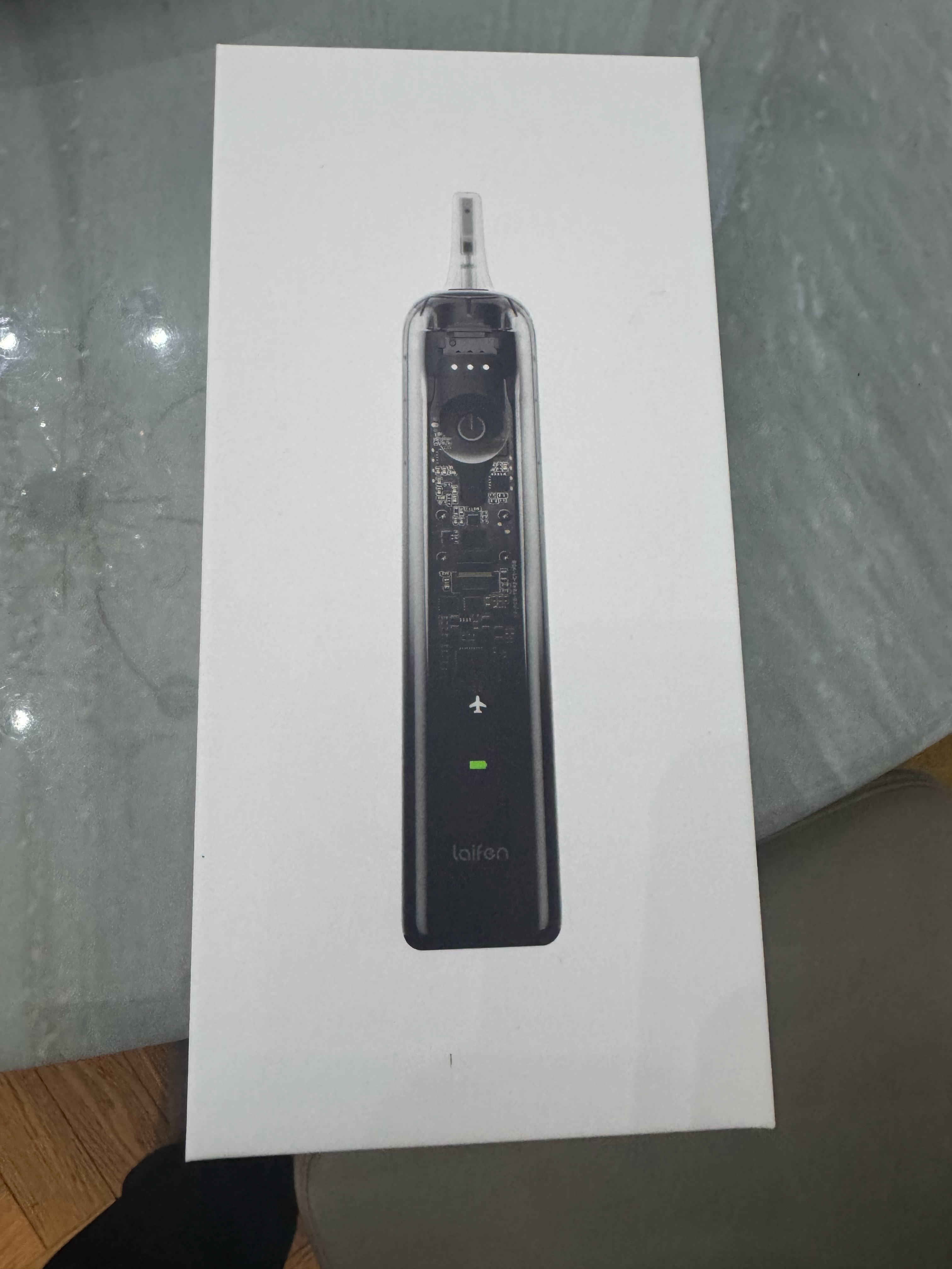 哈哈，我的徕芬电动牙刷到了。真帅啊。男孩对这种透明可以看到内部结构的东西就是没什