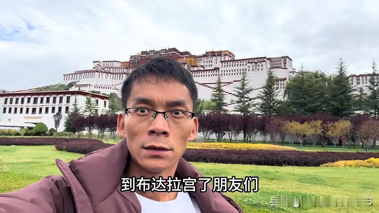 唐尚珺这几日视频断更，原来他自驾去西藏了。他开着一辆有十年车龄的老车独自进藏，