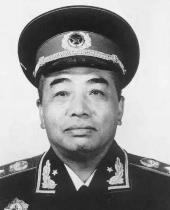 1949年，兰州解放后，彭老总举办庆功宴，谁知这时，一个老汉闯进了宴会，说：“解