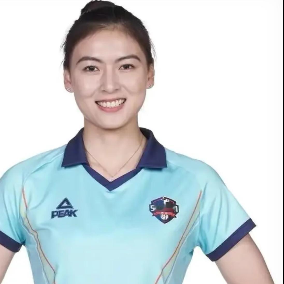 2026年世界女排联赛第一周，中国小将王奥芊位居副攻进攻成功率榜首。前五名