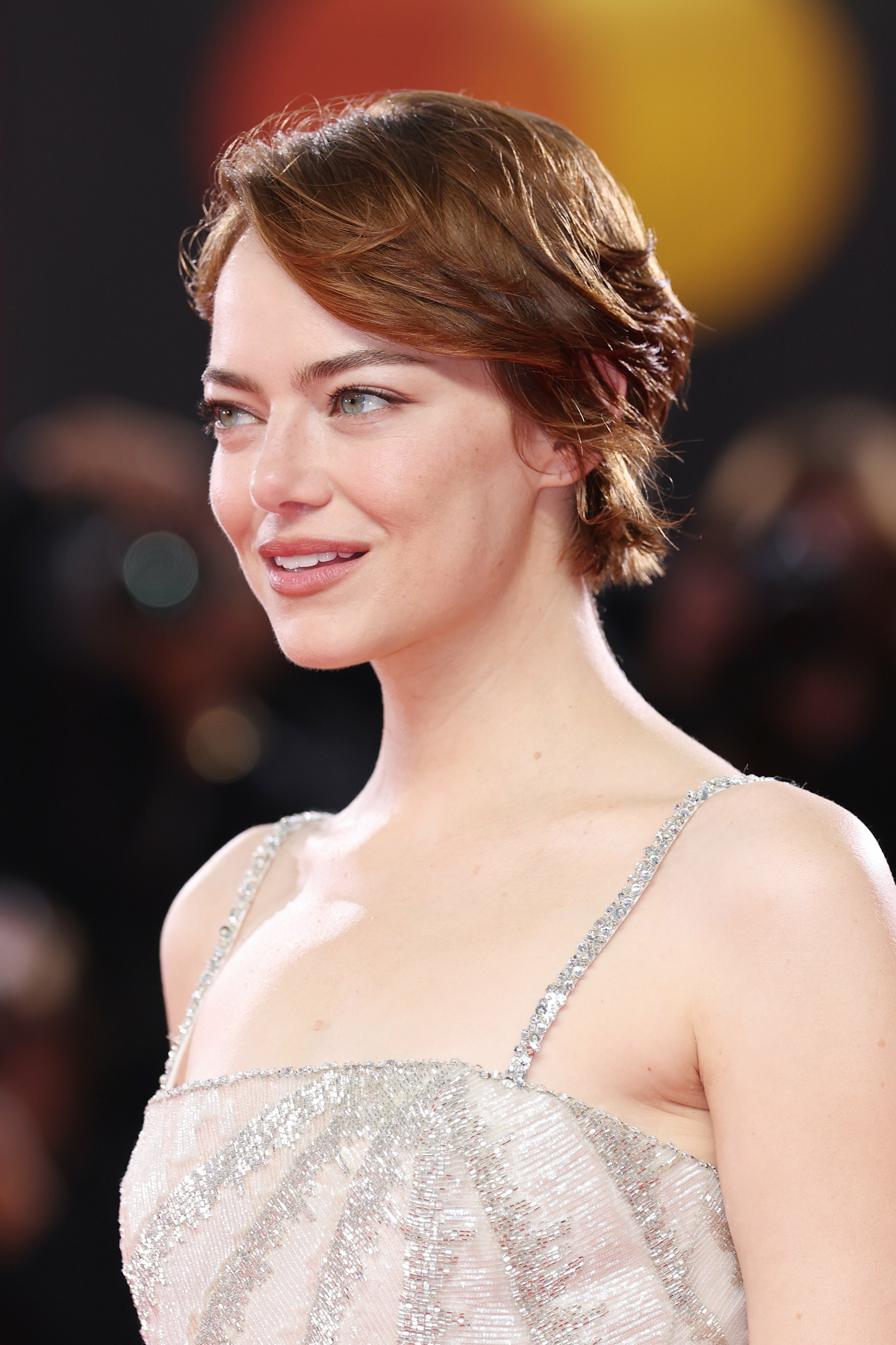 石头姐EmmaStone优雅亮相新片暴蜂尼亚第82届威尼斯电影节首映礼！[憧憬