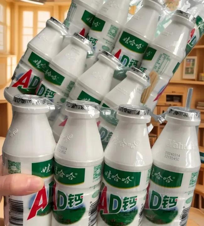 家人们谁懂啊，以前一直不明白“娃哈哈AD钙奶”，为什么一排是4个，而不是3个