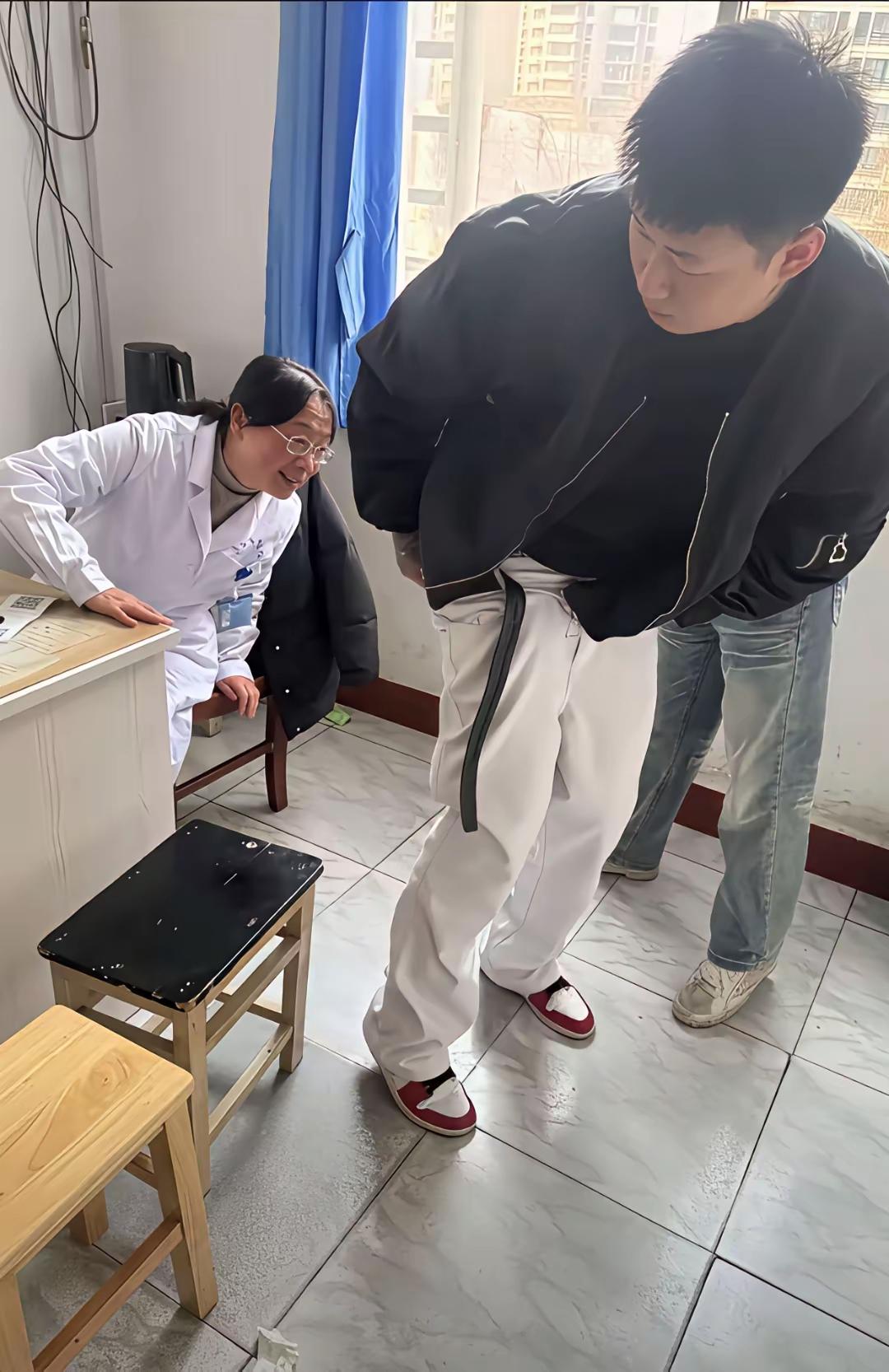 痔疮手术比这还尴尬