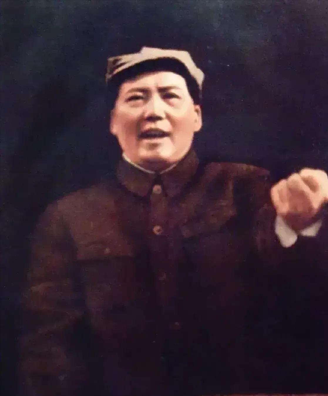 新中国刚成立，一群外国人拿着“欠条”，傲慢地来找毛主席讨债，毛主席的回答