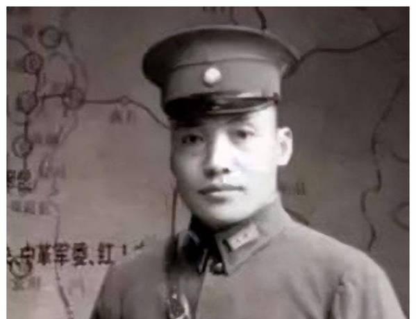 一名国民党中将竟跟随红军走完长征，等到了延安后毛主席却对他挥了挥手，告诉他“你回