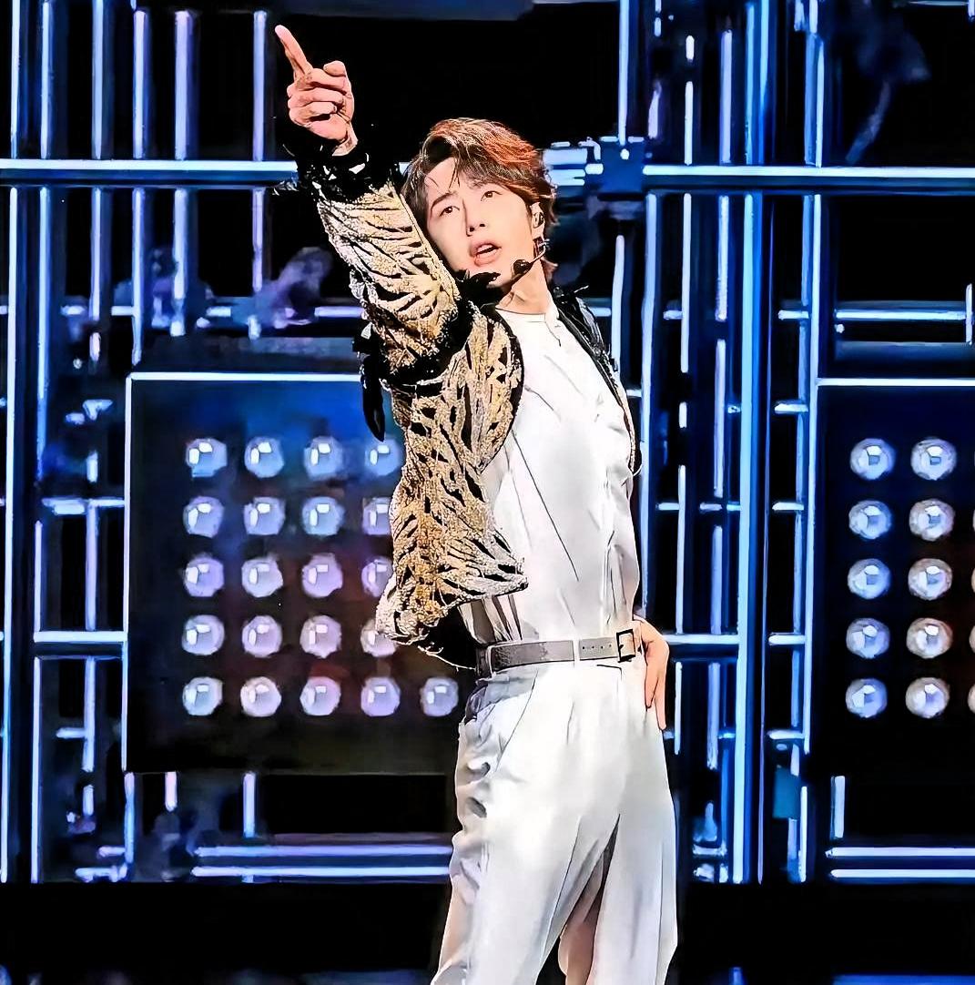 王一博真的把“专注”做到了极致。不爱说话，却把所有力气都用在做事上。赛车