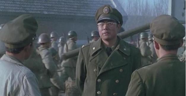 1948年10月，廖耀湘让宪兵枪毙作战不力的师长戴海容。戴海容看到宪兵后，命令卫