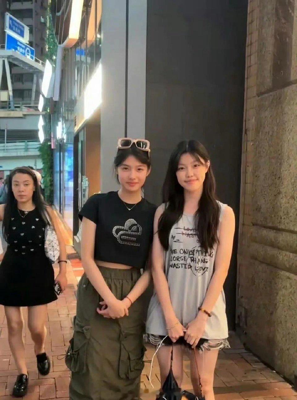 恕我直言，一时竟分不清谁是素人，谁是明星